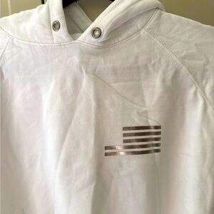 NWOT Good American Hoodie 
Size 2/3 M/L Medium Large M L Unisex Flag Silver